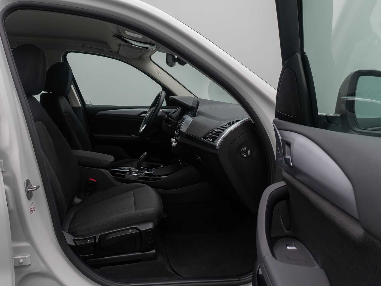 Fahrzeugabbildung BMW X3 xD30e ACC 360°FernlichtAss HiFi Alarm HUD DAB