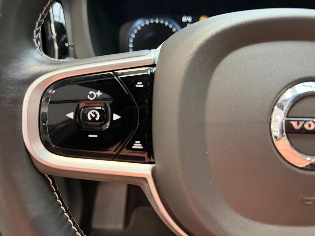 Volvo XC 60 B5 AWD INSCRIPTION SHZ LHZ NAVI KAMERA LED
