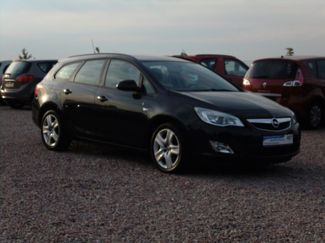 Opel Astra J Sports Tourer Edition TüV neu!