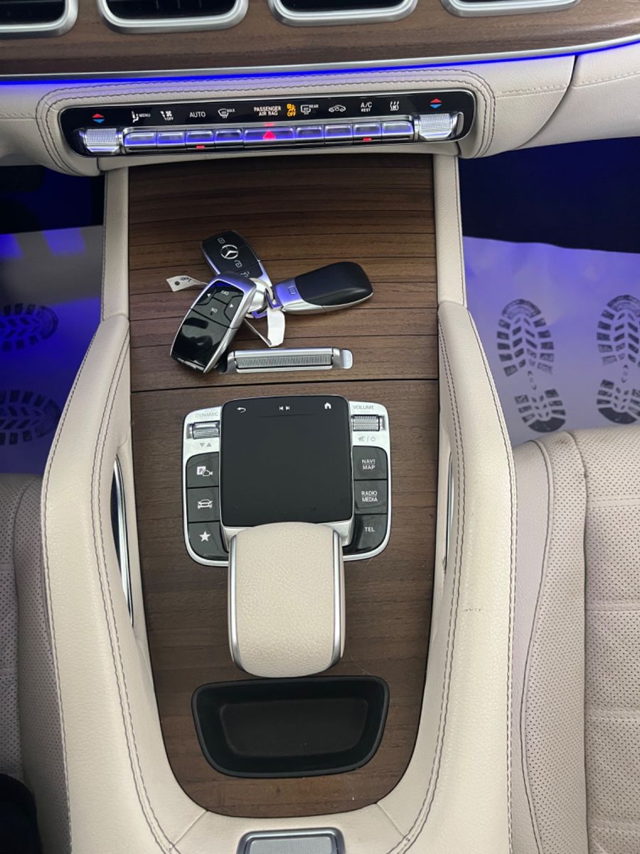 Fahrzeugabbildung Mercedes-Benz GLE 350 d 4Matic AMG Line PANORAMA*AHK*SITZBELÜF