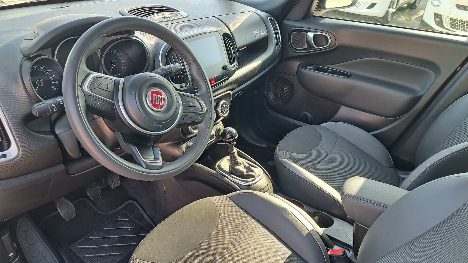 Fahrzeugabbildung Fiat 500L Cross