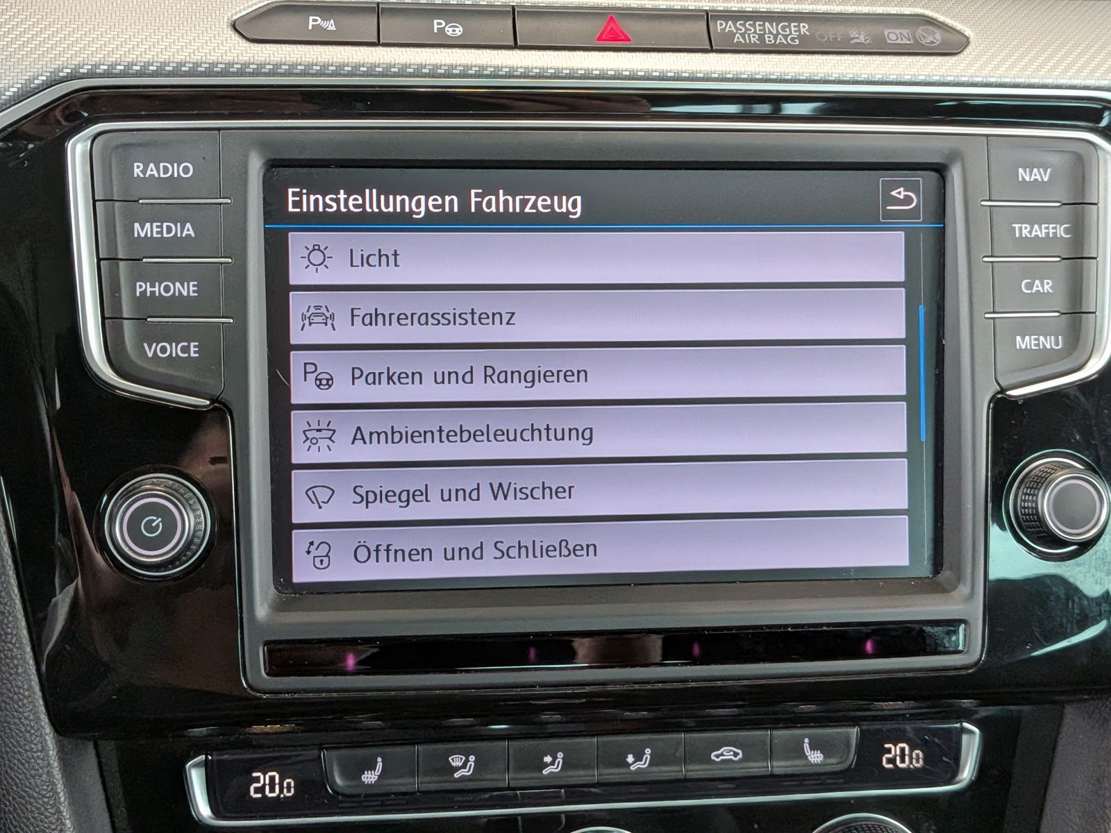 Fahrzeugabbildung Volkswagen Passat 2.0 TDI Lim. High/R-Line 4Motion ACC Pano