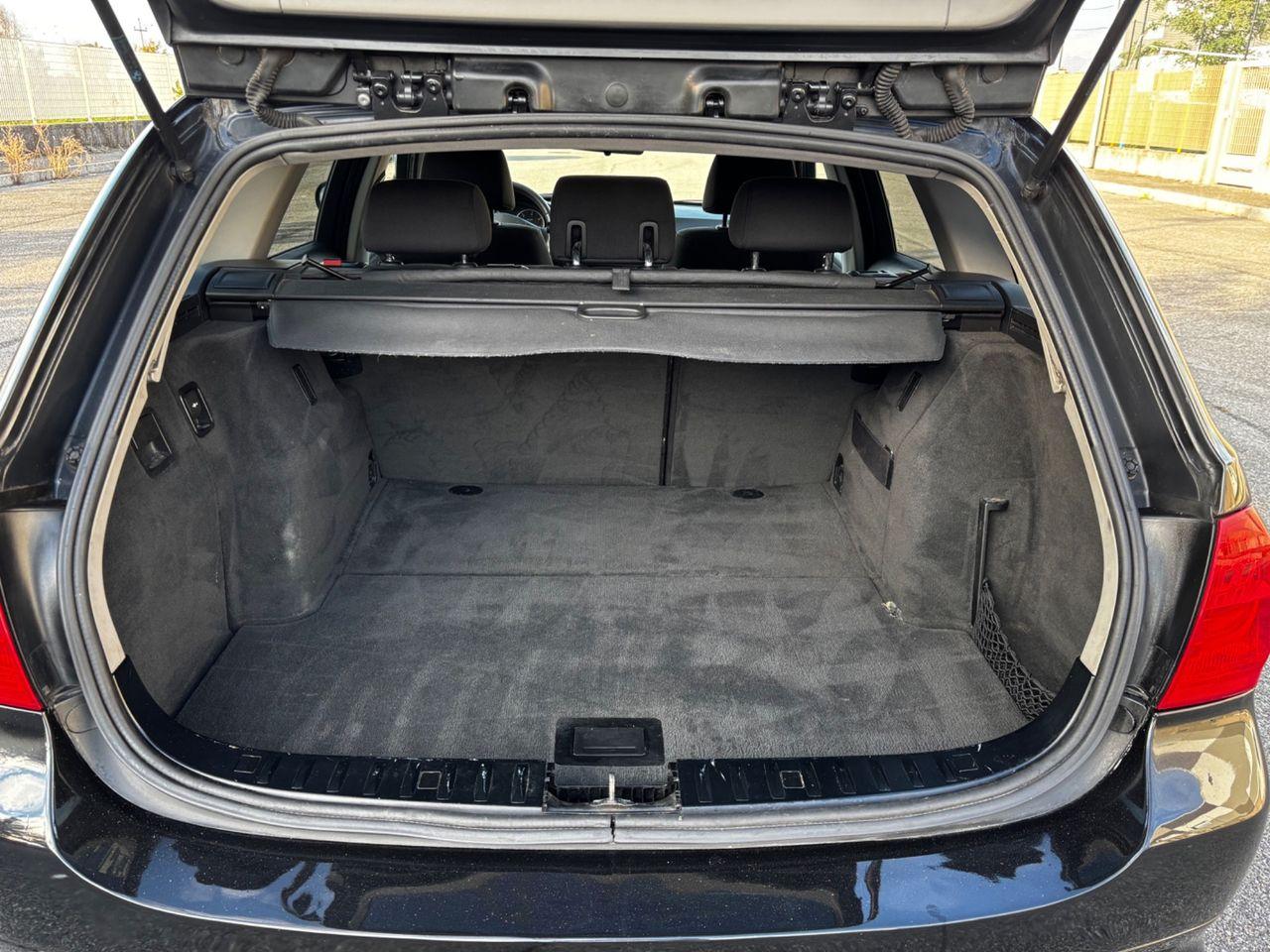 BMW 320 2009 — photo 12