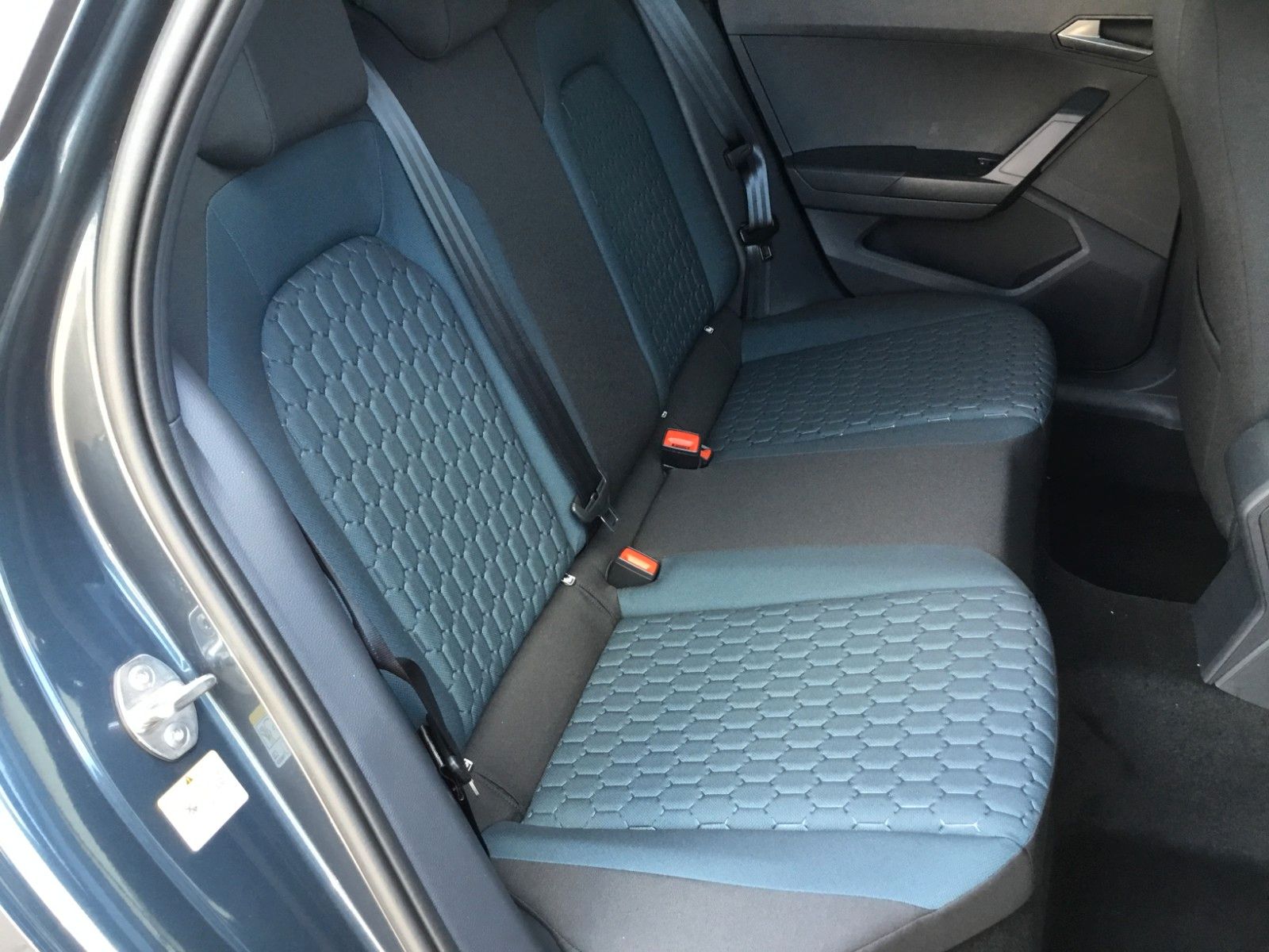 Fahrzeugabbildung SEAT Arona 1.0 TSI Style DSG+AHK+ACC+Navi+Kamera