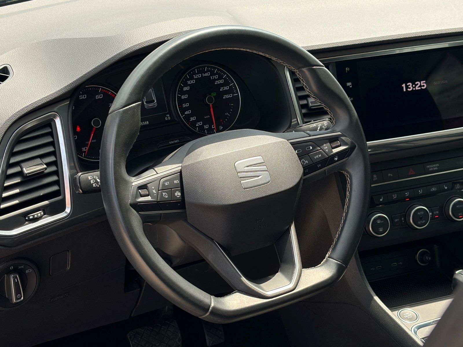 Fahrzeugabbildung SEAT Ateca Style 1,5 TSI DSG Tempomat LHZ SHZ CAM NAV