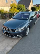 Volkswagen Passat Highline Leder/Navi/AHK/Pano/Kamera/LED