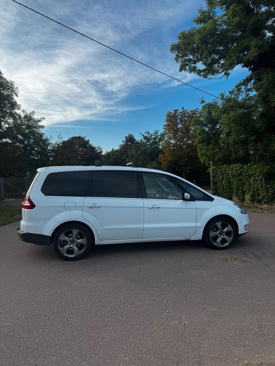 Ford Galaxy 2009 — engine 175 HP (129kW)