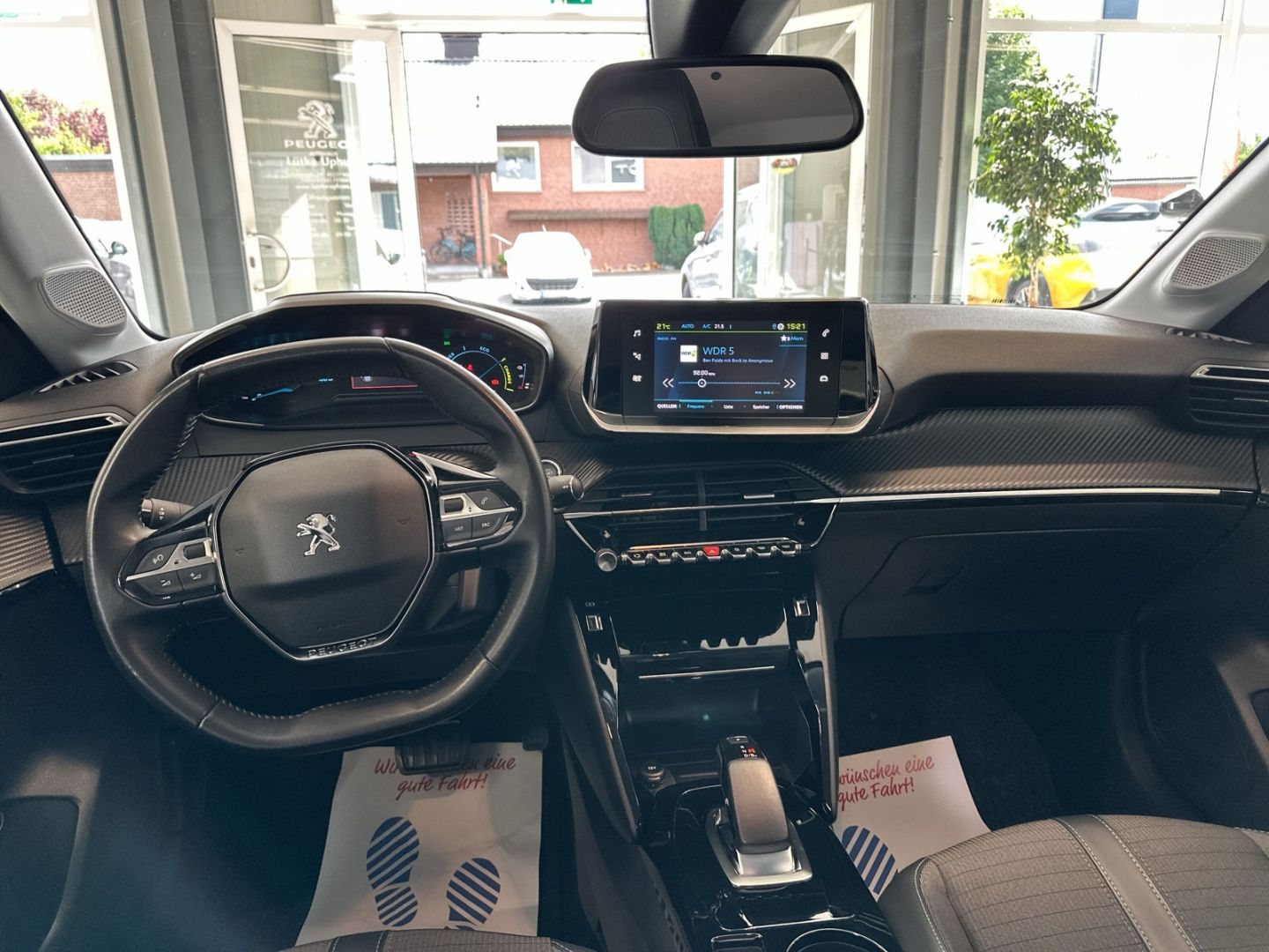 Fahrzeugabbildung Peugeot 208 e- Allure Elektromotor 136 LED CarPlay SHZ