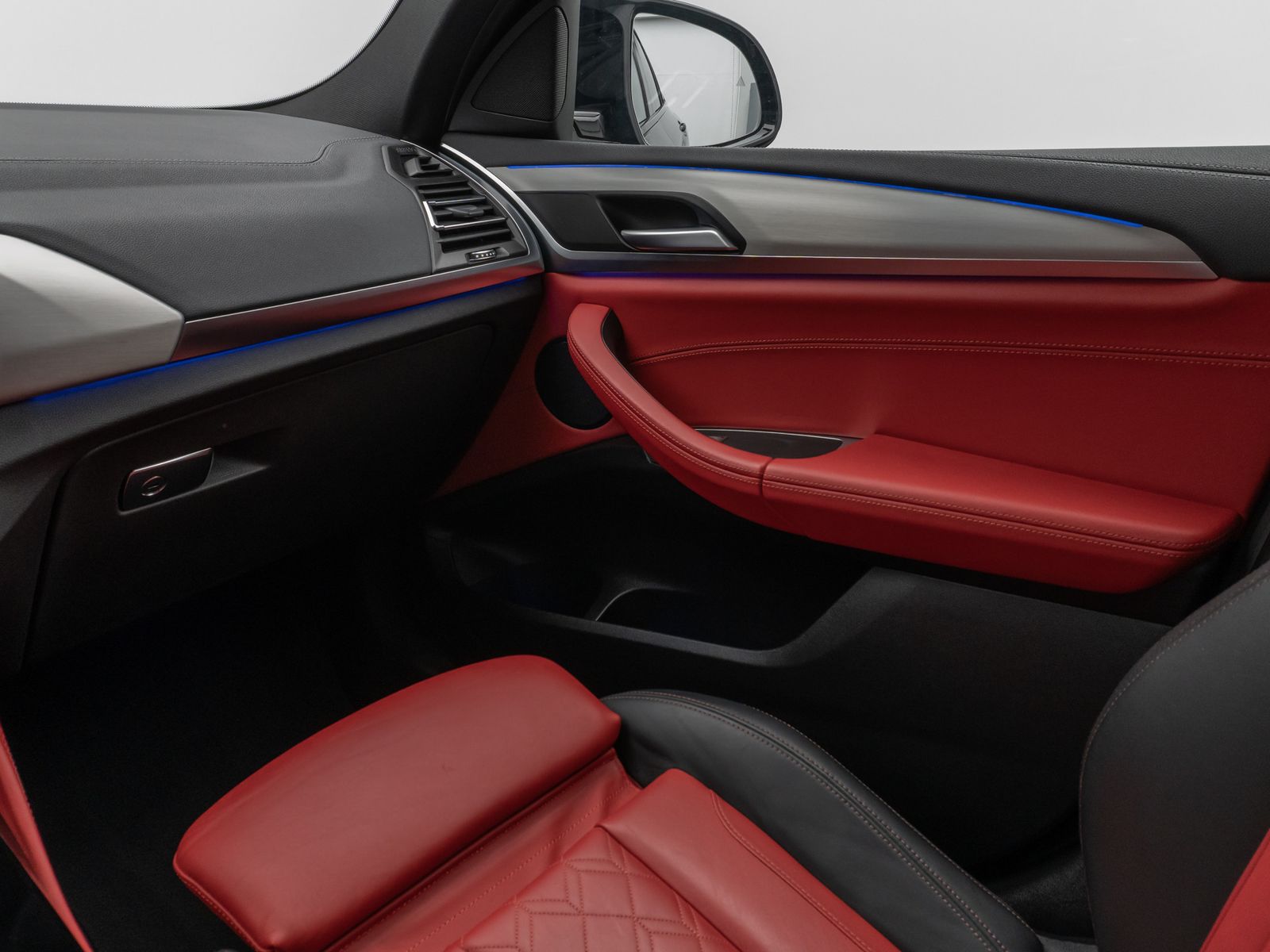 Fahrzeugabbildung BMW X4 M40i Kamera Laser HUD DAB HiFi DisplKey 21"