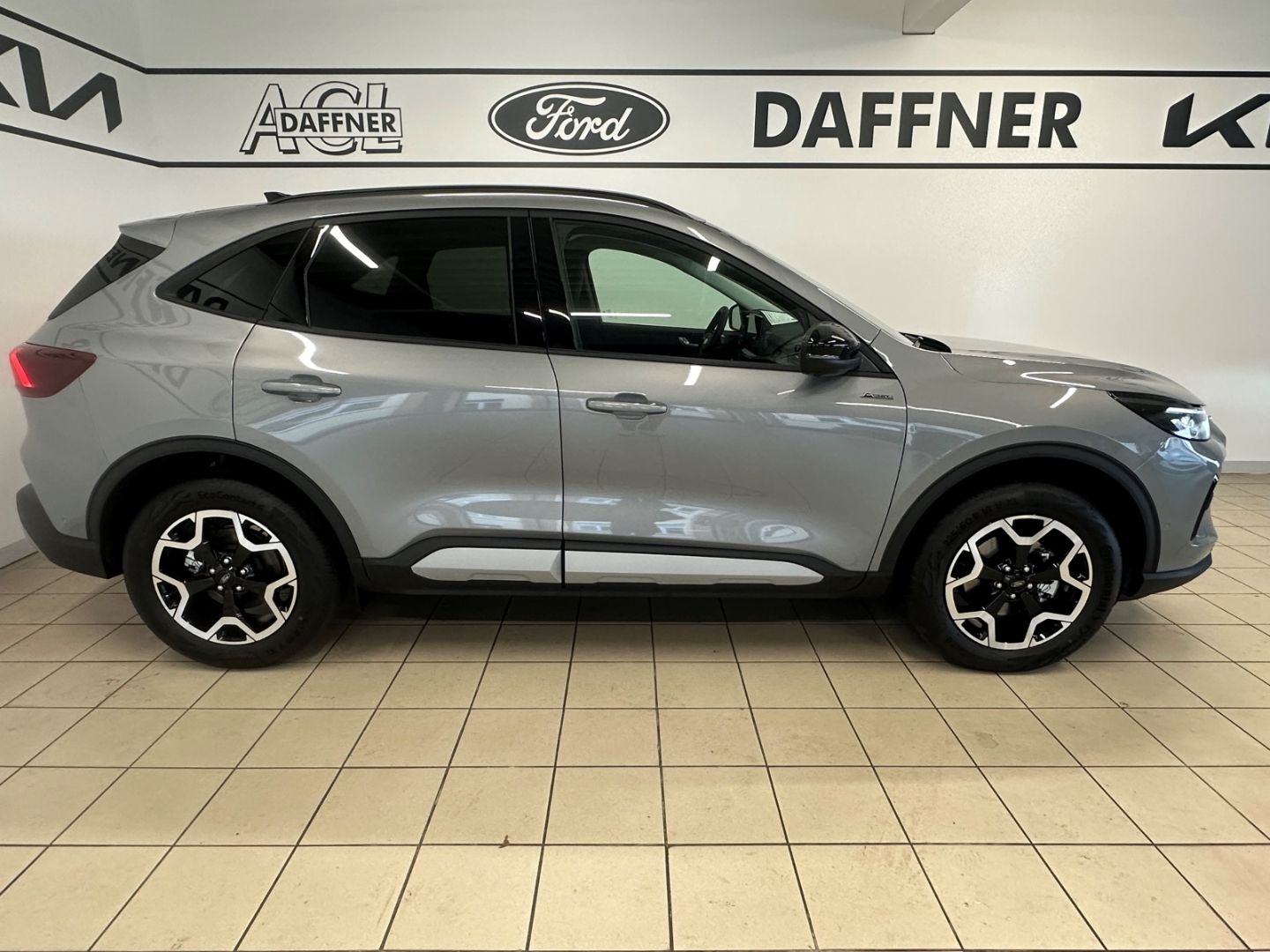 Fahrzeugabbildung Ford Kuga Active X  Hybrid 2.5 Duratec - NEUES MODELL