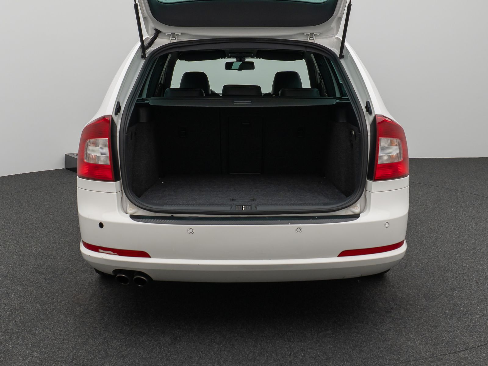 Fahrzeugabbildung SKODA Octavia Combi RS Xenon PDC Navi Sport