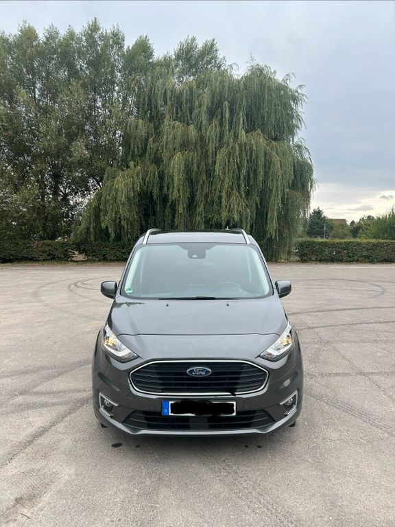Image of Ford Grand Tourneo