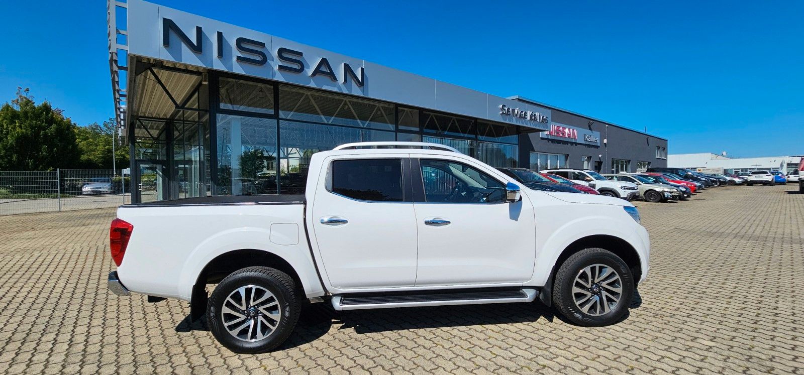 Fahrzeugabbildung Nissan Navara NP300 Tekna Double Cab 4x4