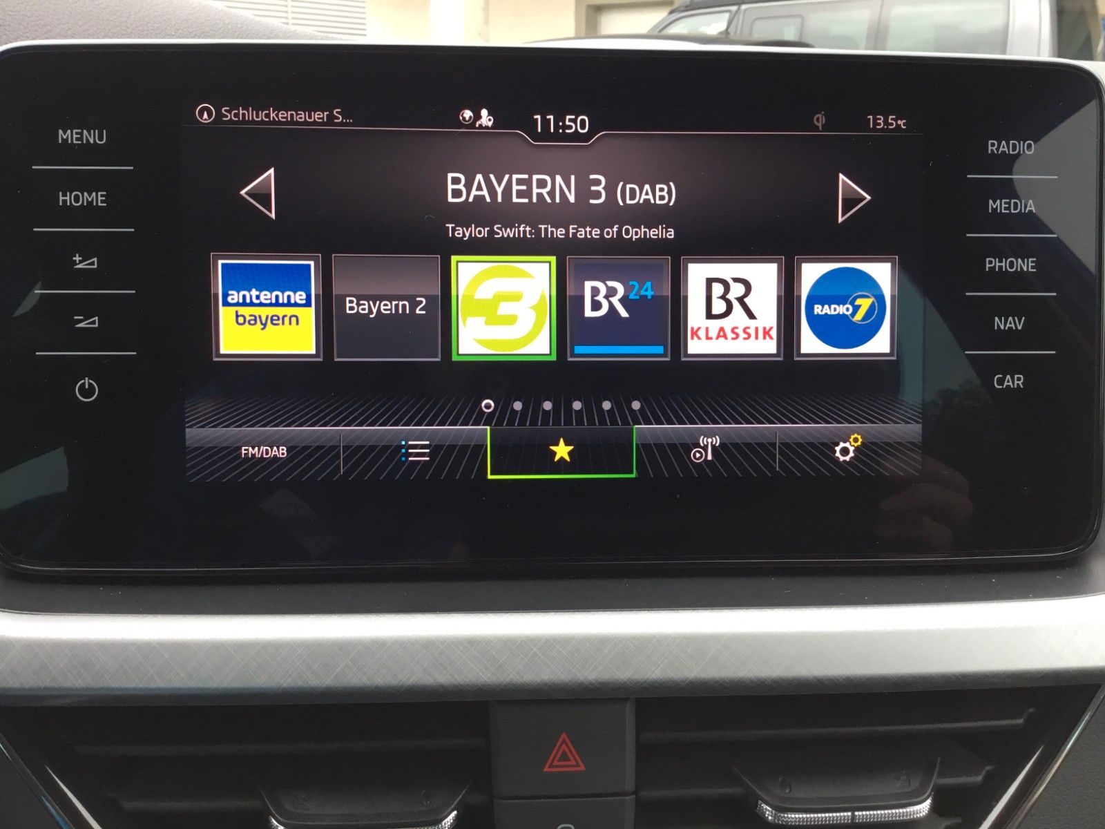 Fahrzeugabbildung SKODA Kamiq 1.5l TSI DSG TOUR+LED+17"+Navi