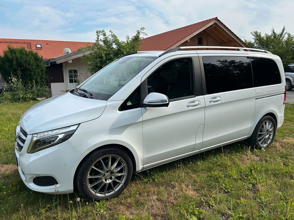 Image of Mercedes-Benz V 220