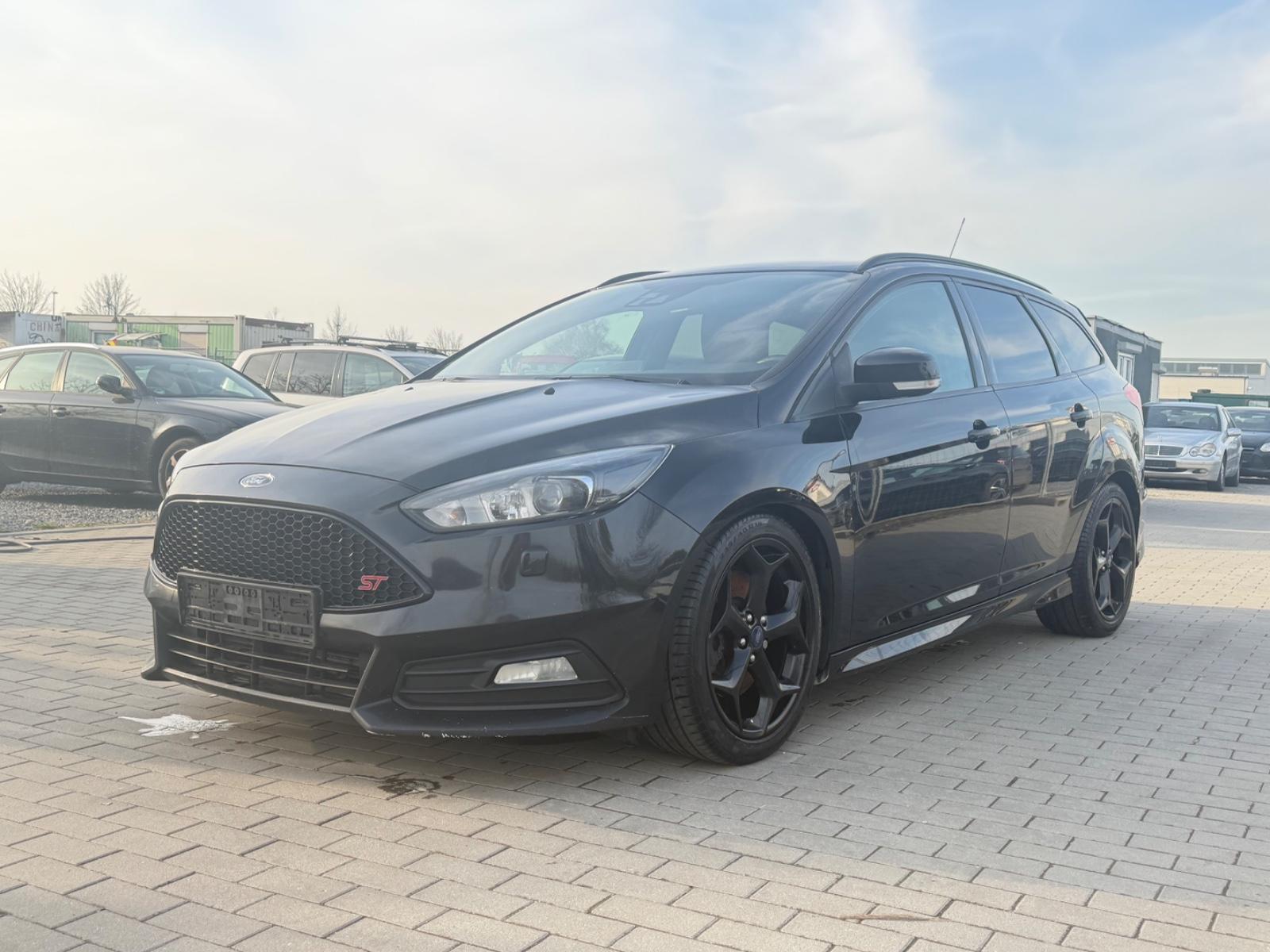 Ford Focus Turnier ST RECARO SITZE VOLL