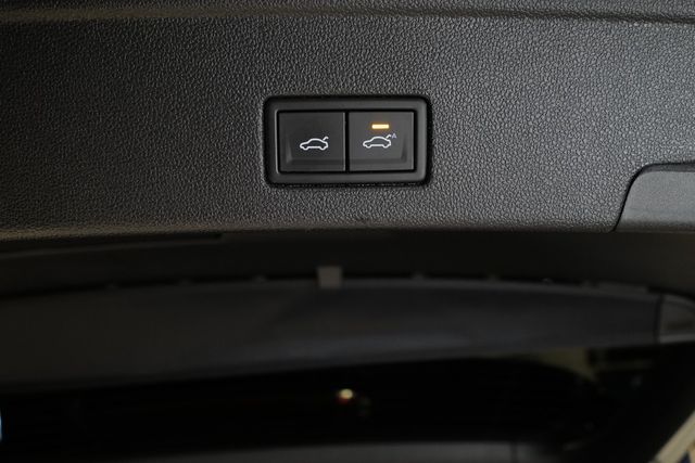 Volkswagen Touareg 3.0TDI R-Line BlackStyle Nachtsicht Dyna