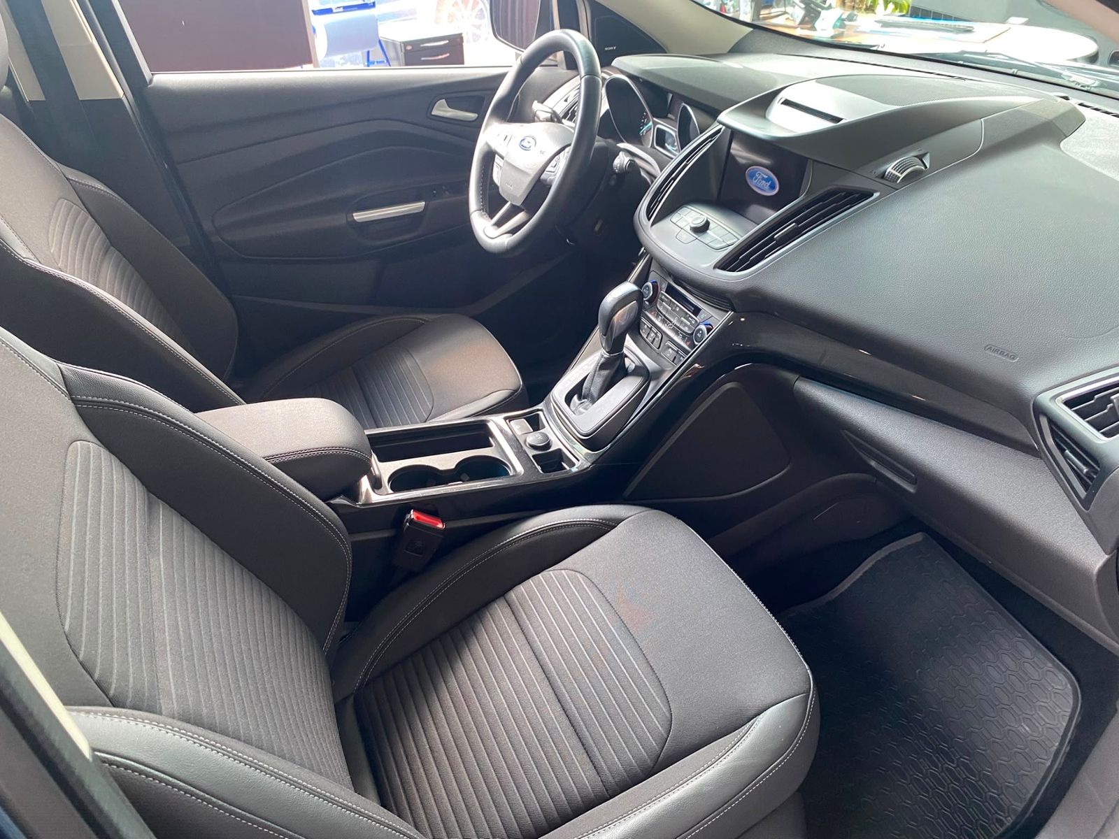 Fahrzeugabbildung Ford Kuga Titanium AWD AHK XEN NAV RFK