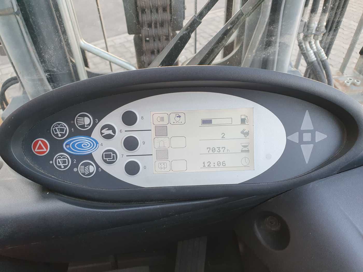 Fahrzeugabbildung Still RX70-80 / Duplex: 4.70m! / Zinkenversteller / SS