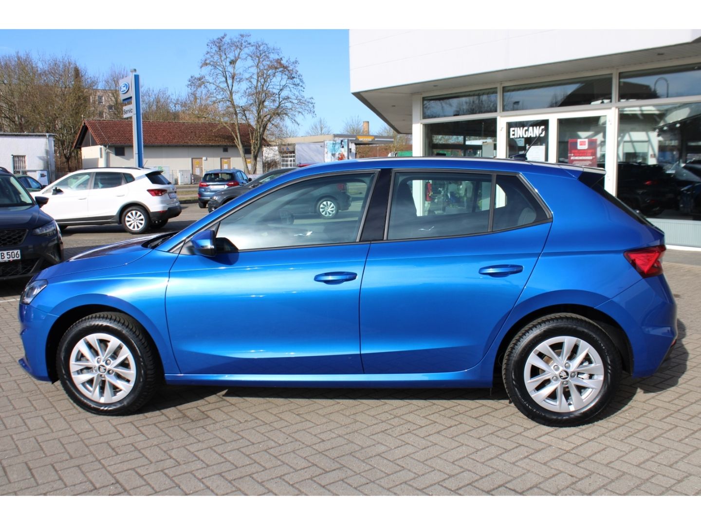 Fahrzeugabbildung SKODA Fabia Selection Drive Plus 1,0 TSI LED Full Link