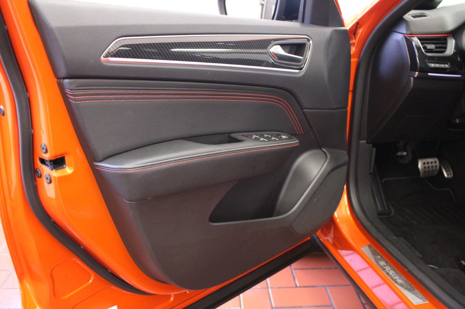 Fahrzeugabbildung Renault Arkana Mild Hybrid 160 EDC R.S. Line*Fast Track*