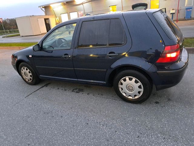 Volkswagen Golf 1.4 Benzin Mit Tüv 11/2025.