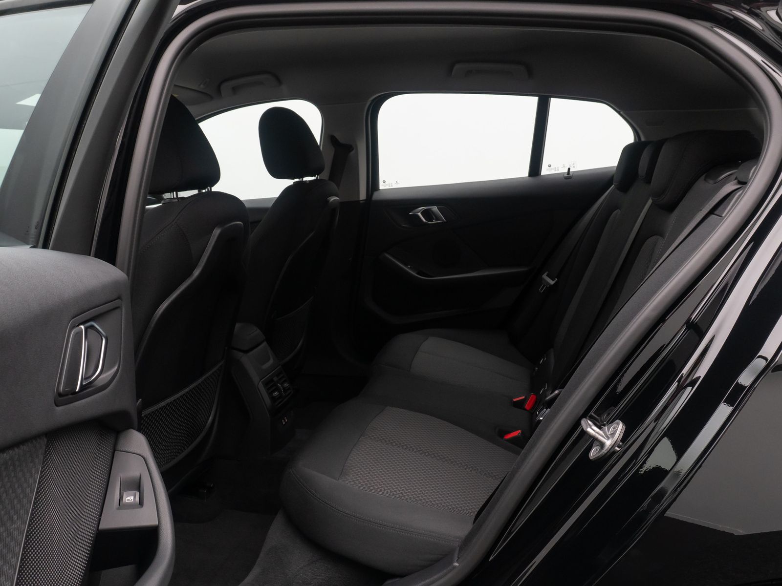 Fahrzeugabbildung BMW 118d GeschwindigReg PDC DAB LED CockpitPro WLAN