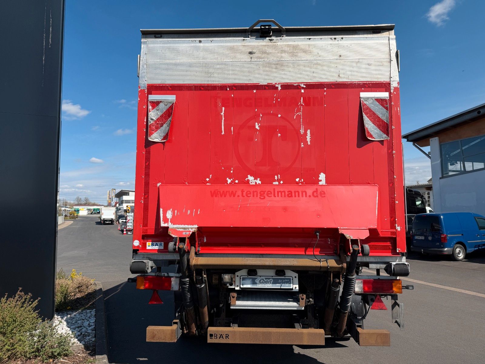 Fahrzeugabbildung Schmitz Cargobull SKO10 Carrier Maxima 1300 LBW Bär 2000kg gelenkt