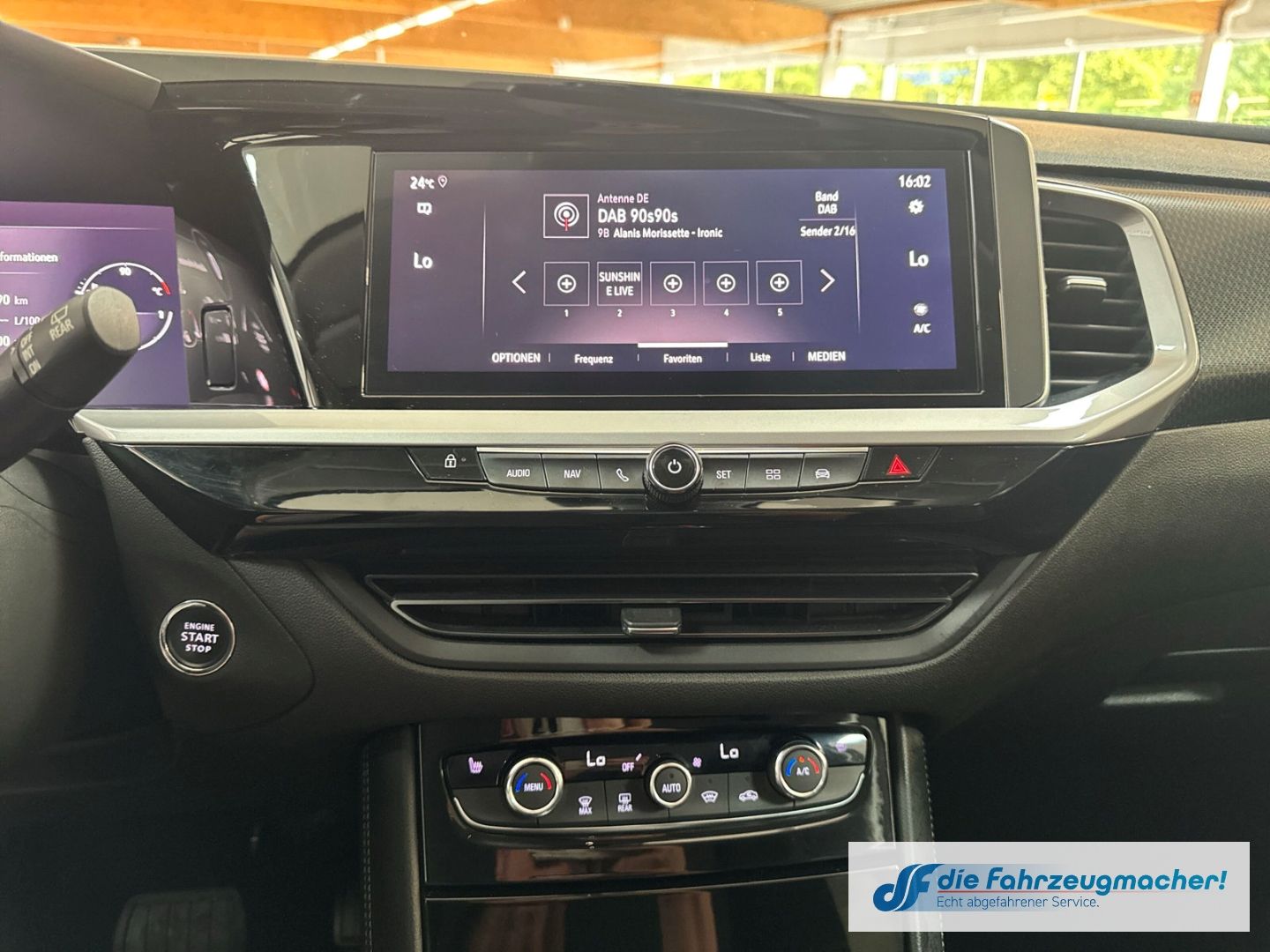 Fahrzeugabbildung Opel Grandland Ultimate 1.5 DNavi Leder Kamera Klimas