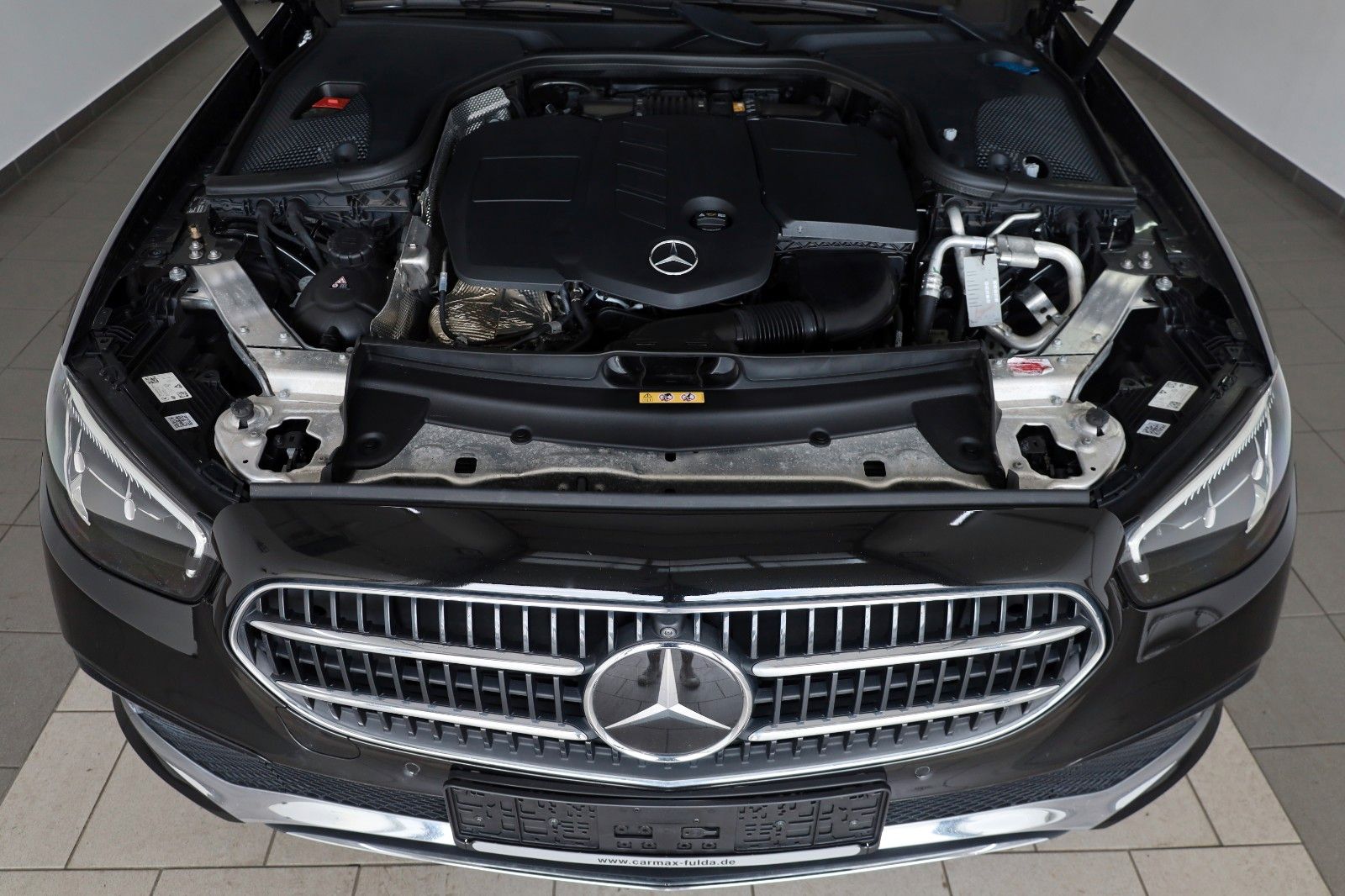 Fahrzeugabbildung Mercedes-Benz E 220d 4M T Leder,Navi,LED,SH+Standhzg.,360°Kam.