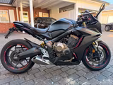 Honda CBR 650 R Tieferlegung 1. Hand  - HONDA CB 650