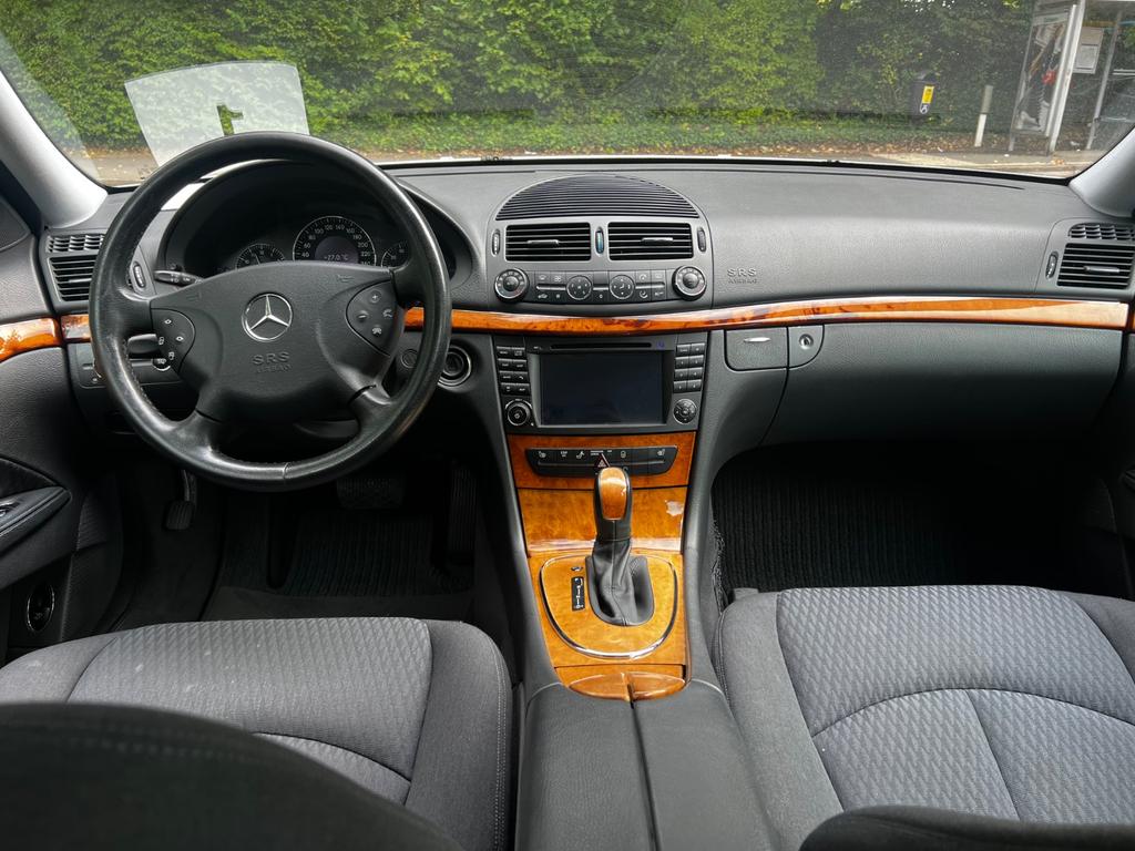 Mercedes-Benz E 240