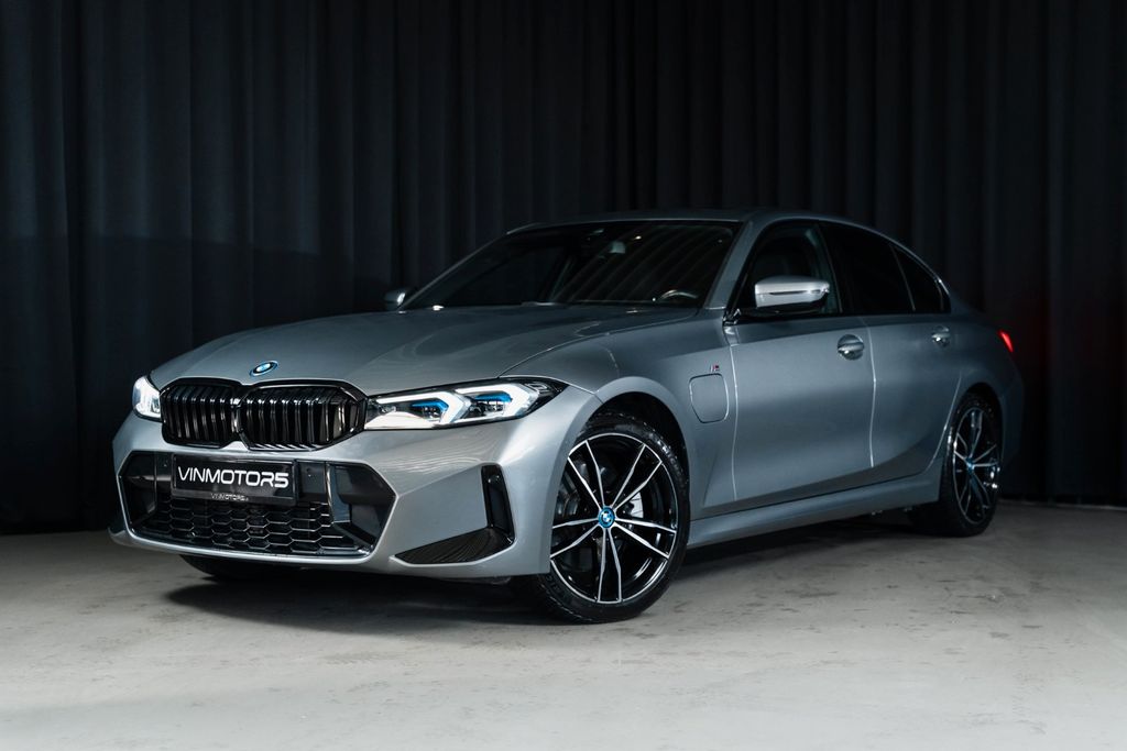 Image of BMW 330