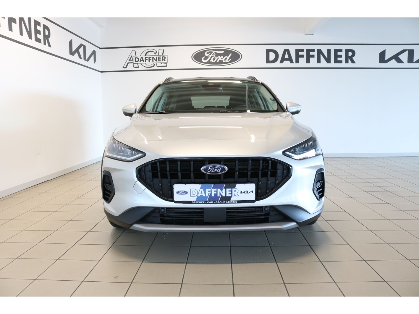 Fahrzeugabbildung Ford Focus Active X Schiebdach LED DAB totWinkel ASS