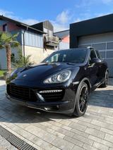 Porsche Cayenne TURBO VOLL AHK elektr. BI-Color 74000 km - Porsche Cayenne von privat