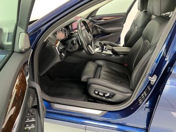 Fahrzeugabbildung BMW 540d xD Sport Line Kamera Memory H/K NaviPro DAB