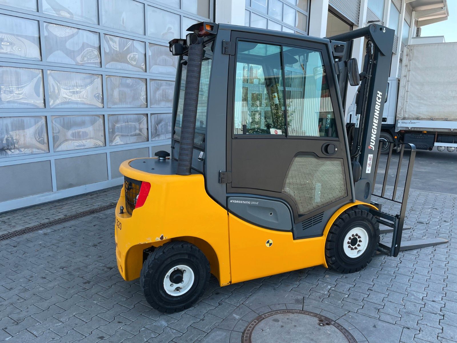 Fahrzeugabbildung Jungheinrich DFG 425s / Duplex: 3,5m / nur 356h /  SS