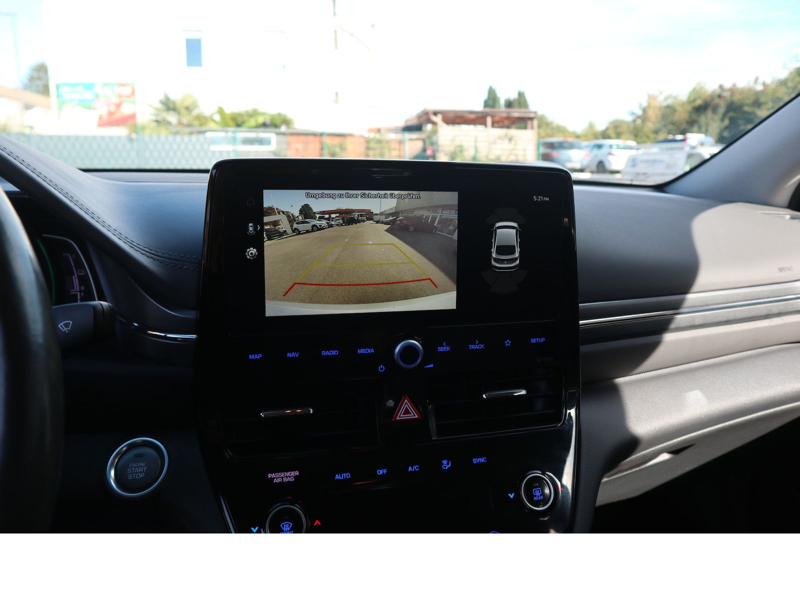 Fahrzeugabbildung Hyundai IONIQ Premium Hybrid Navi Scheckheftgepflegt
