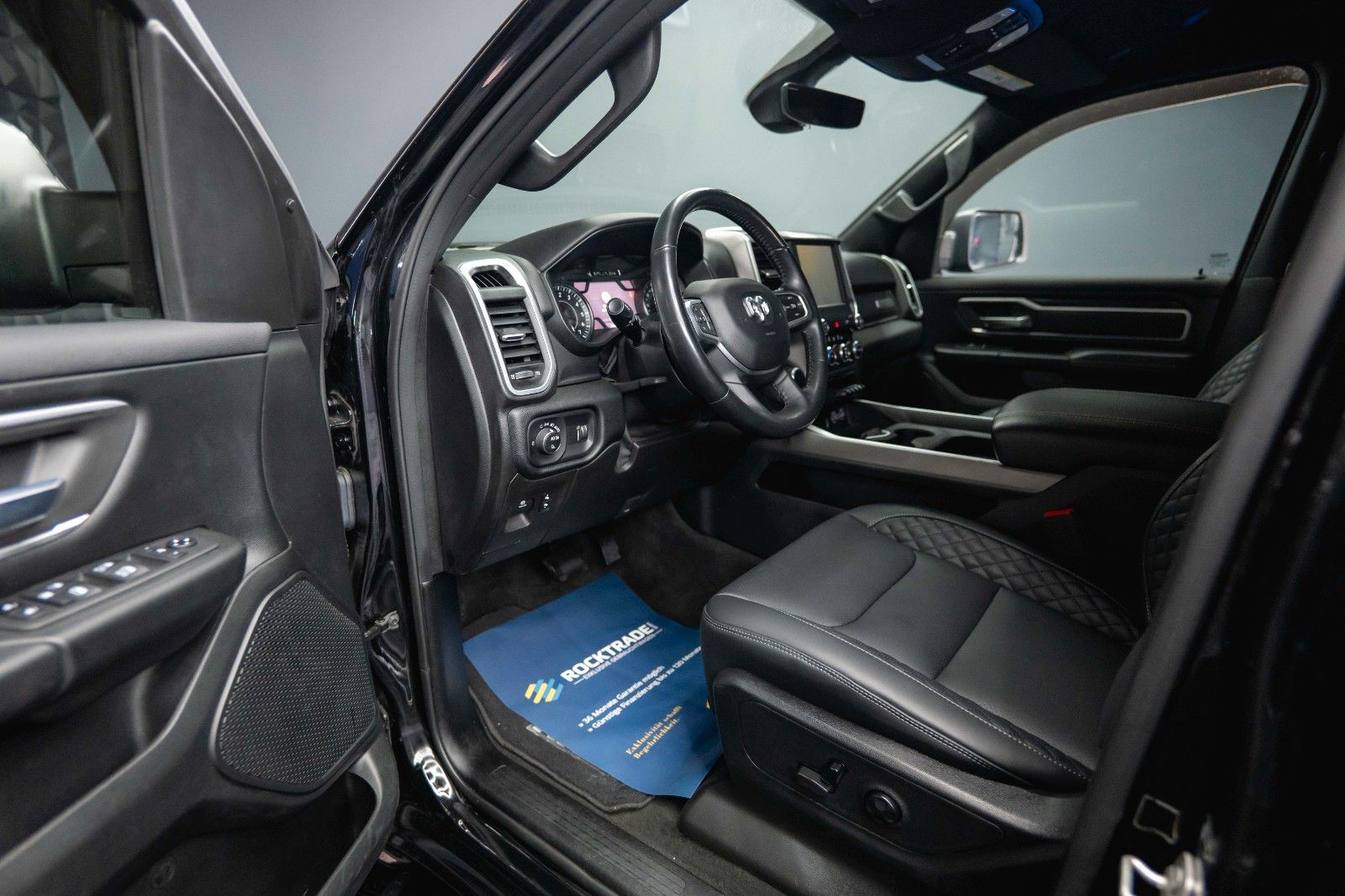 Fahrzeugabbildung Dodge RAM 5.7 V8 HEMI 4x4 BLACK Limited Longbed 19%