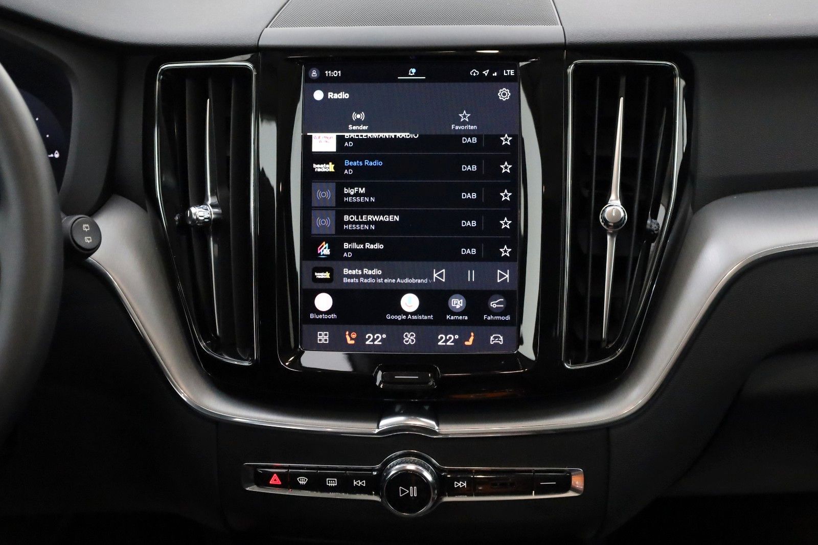 Fahrzeugabbildung Volvo XC60 T6 Recharge  AWD Leder,Navi,LED,Auto Pilot