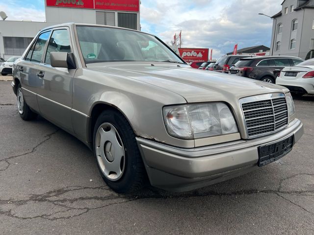 Mercedes-Benz E 220 Schiebedach 2. Hand 124er