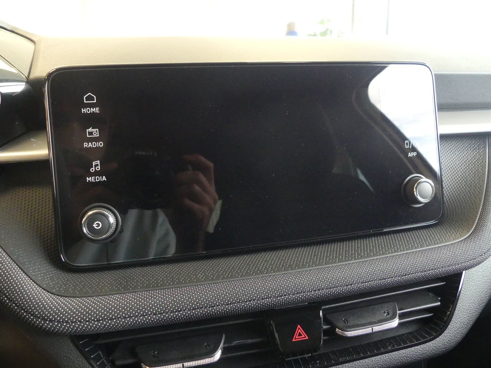 Fahrzeugabbildung SKODA Fabia 1.0l TSI DSG Drive *AHK*LED*ACC*Smartlink*