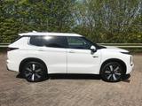 Mitsubishi Outlander 2.4 PHEV 4WD Top - Mitsubishi Outlander mit Hybrid-Antrieb: mit Klimaautomatik