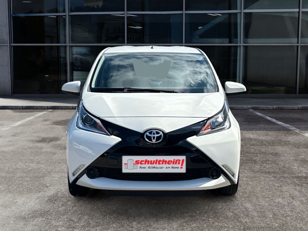 Fahrzeugabbildung Toyota Aygo x-play touch