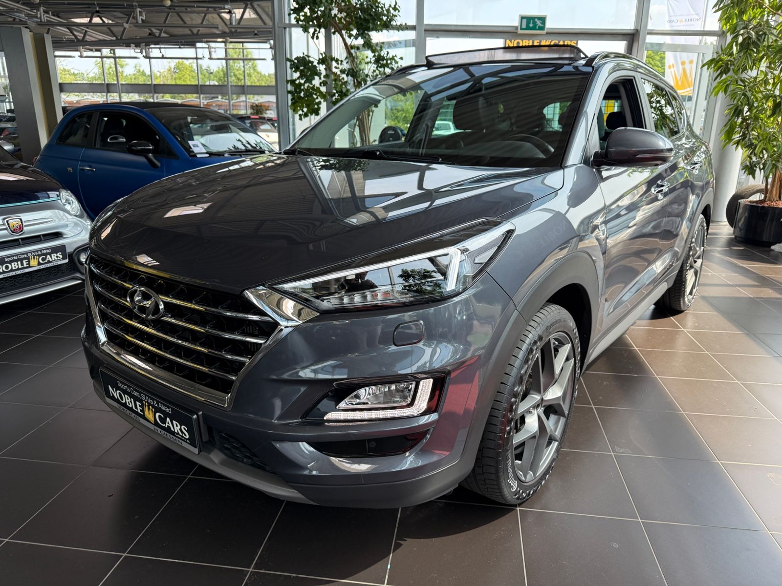 Fahrzeugabbildung Hyundai TUCSON Premium 4WD PANO AHK LED LEDER