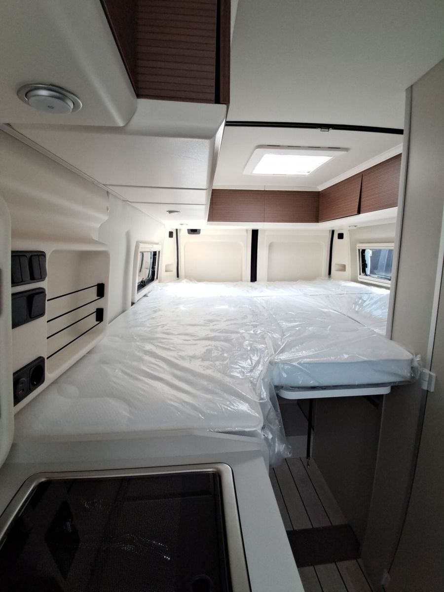 Fahrzeugabbildung Westfalia Columbus 640 E 180 PS Automatik 4.25 t Skyview