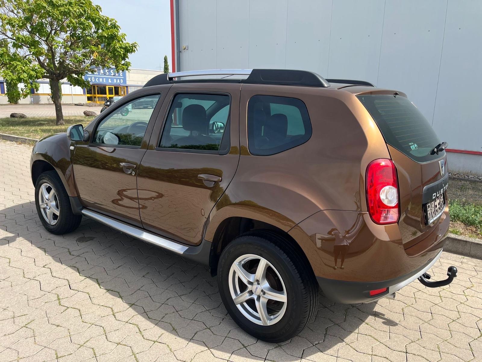 Dacia Duster 2011 — rear view