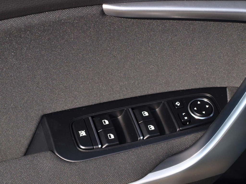 Kia Ceed SW 1.5 T DCT7 NAVI KAM ALU SHZG LED 4 WKR