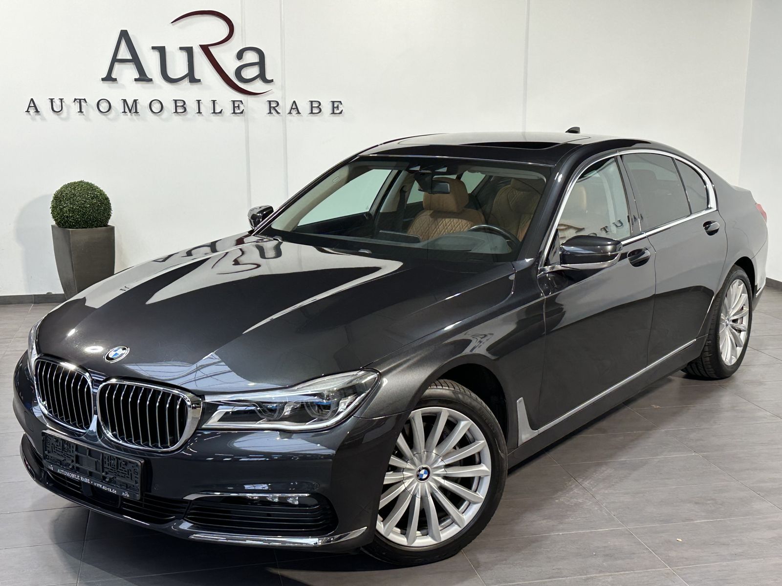 Fahrzeugabbildung BMW 730d NAV+LED+360°+HEADUP+ACC+H&K+GLASDACH+VCOCKP