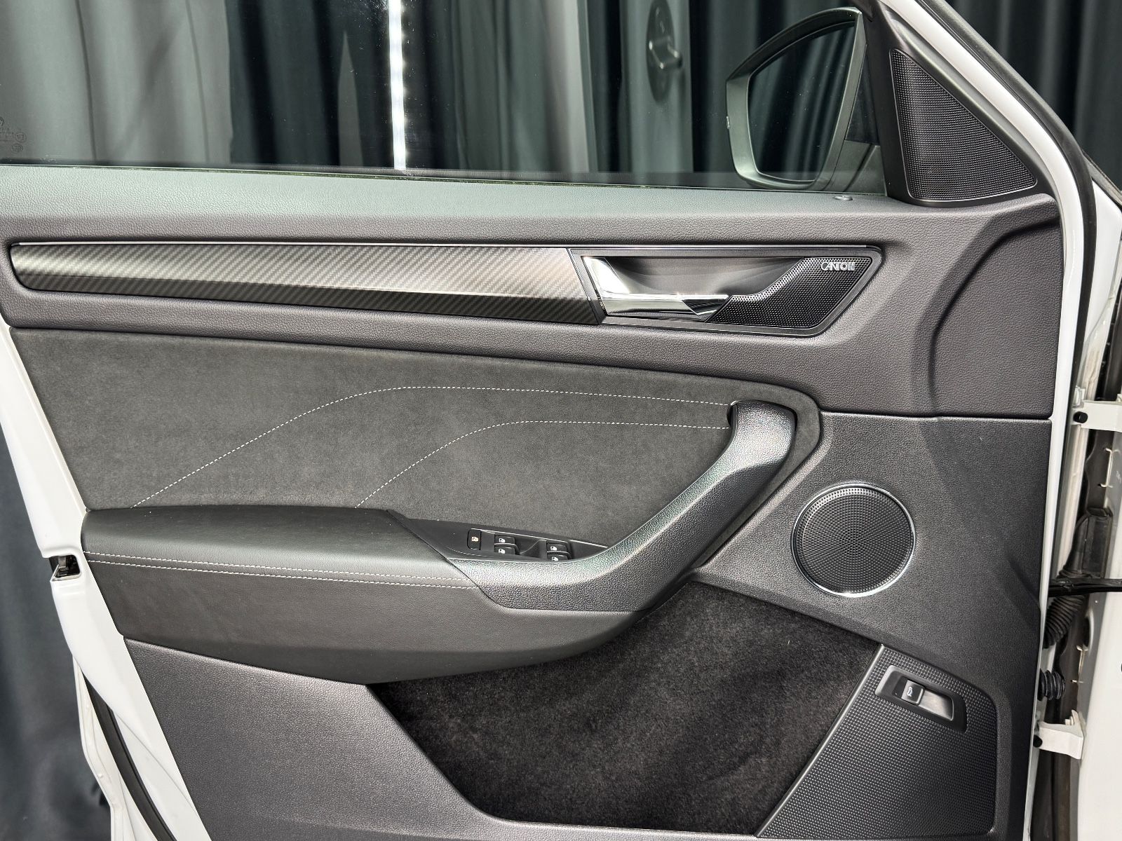 Fahrzeugabbildung SKODA Kodiaq Sportline 4x4|DSG|7-SITZER|AHK|ACC